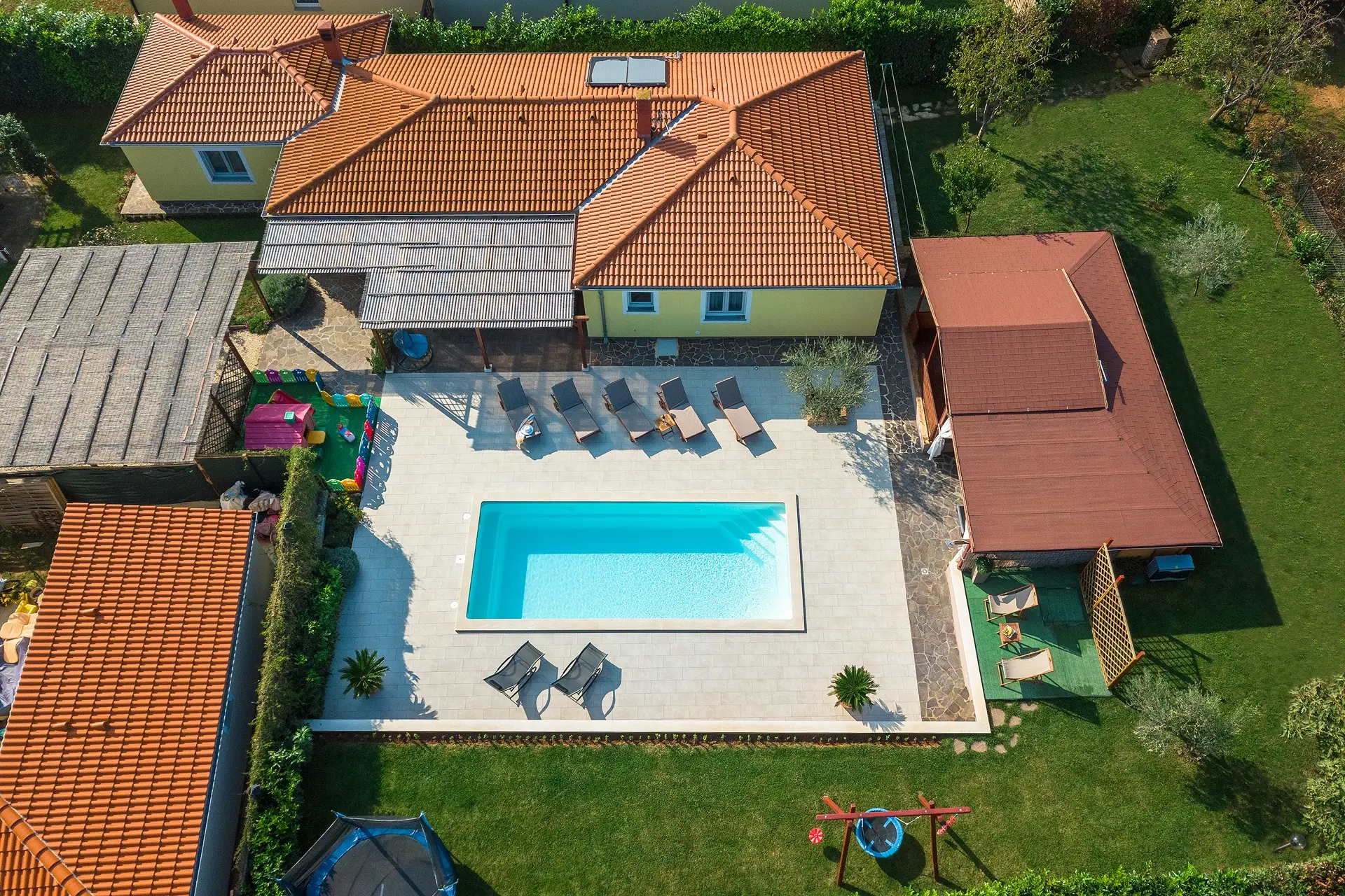 Villa slide 16