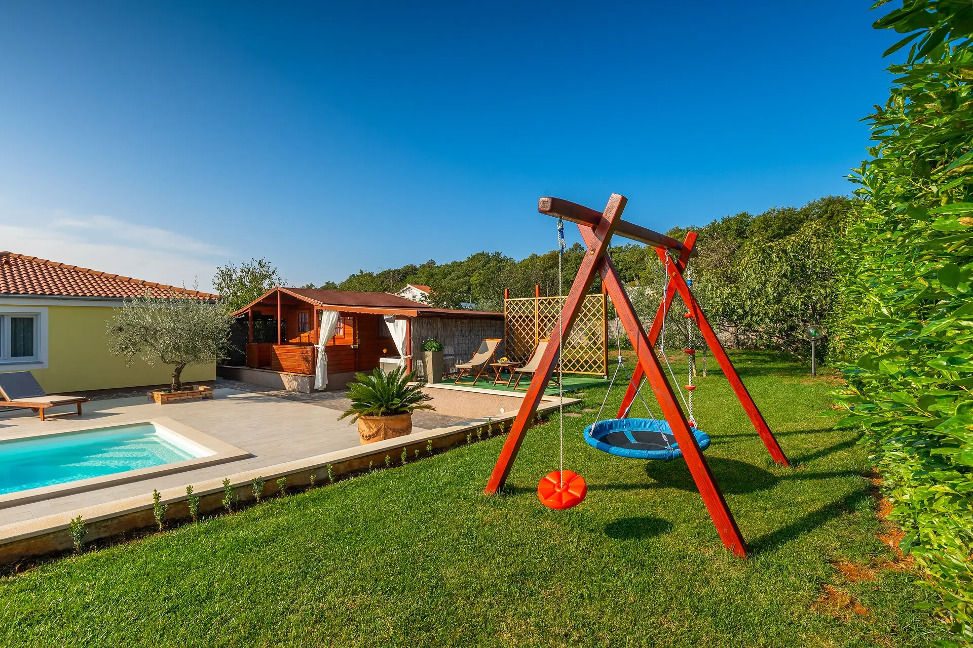 Villa slide 13